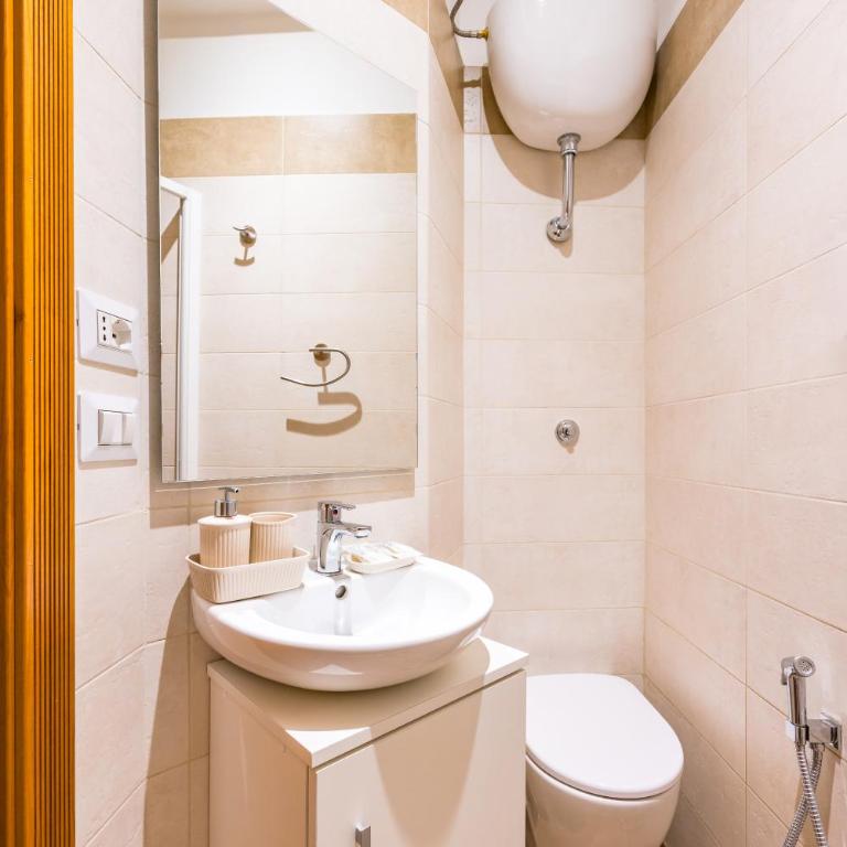 Chiave di Fuga by NapoliApartments - Camera Matrimoniale Piccola - 7