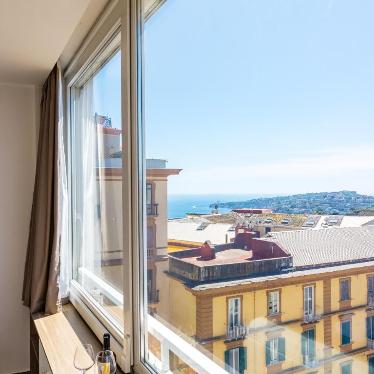 Chiave di Fuga by NapoliApartments - Camera Matrimoniale Deluxe con Vista Mare Laterale - 3