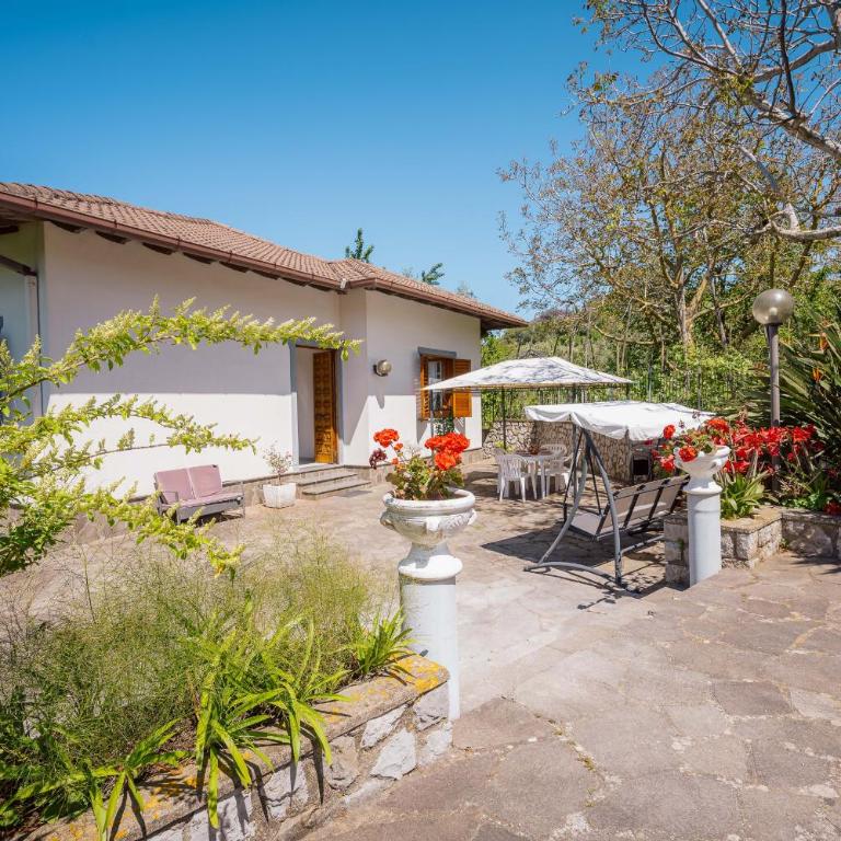 Villa Barby with garden and pool - Villa - 1