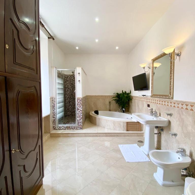 Camera matrimoniale con idromassaggio - Camera Matrimoniale con Bagno Privato - 1