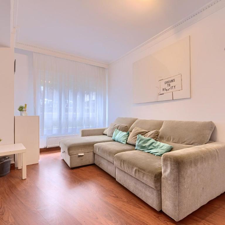 Vivienda Turistica acogedora en Uribarri - Apartamento de 3 dormitorios - 2