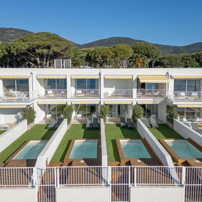Belle Vue Hôtel - Chambre Double avec Piscine Privée - Vue sur Mer - 1