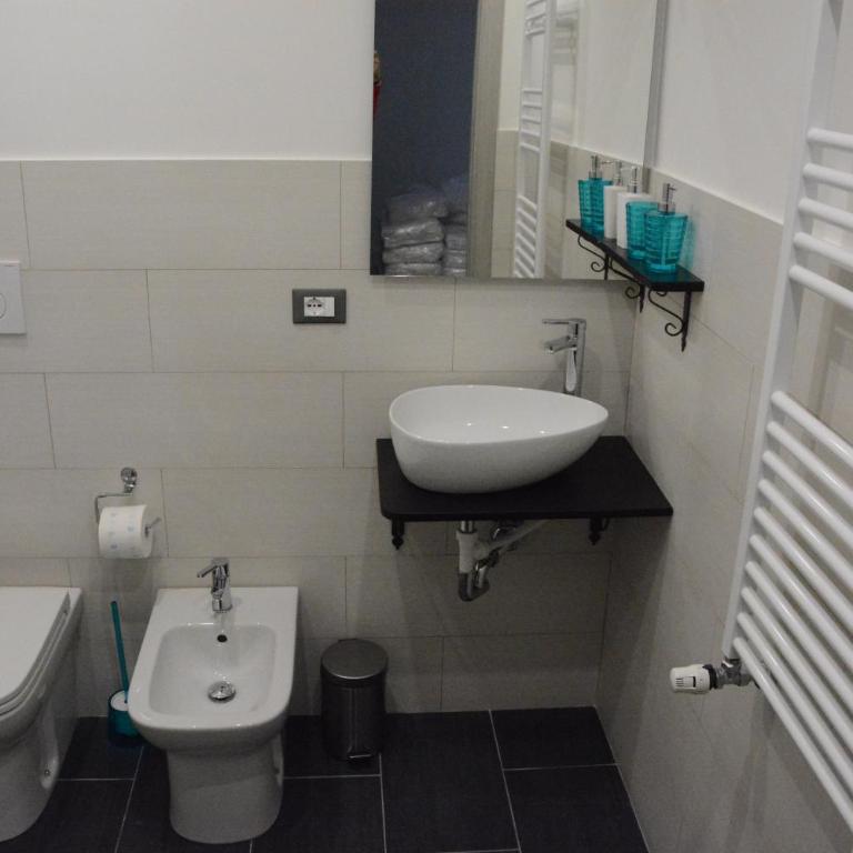 Casa dei nonni - Camera Matrimoniale/Doppia con Letti Singoli con Bagno Privato - 5