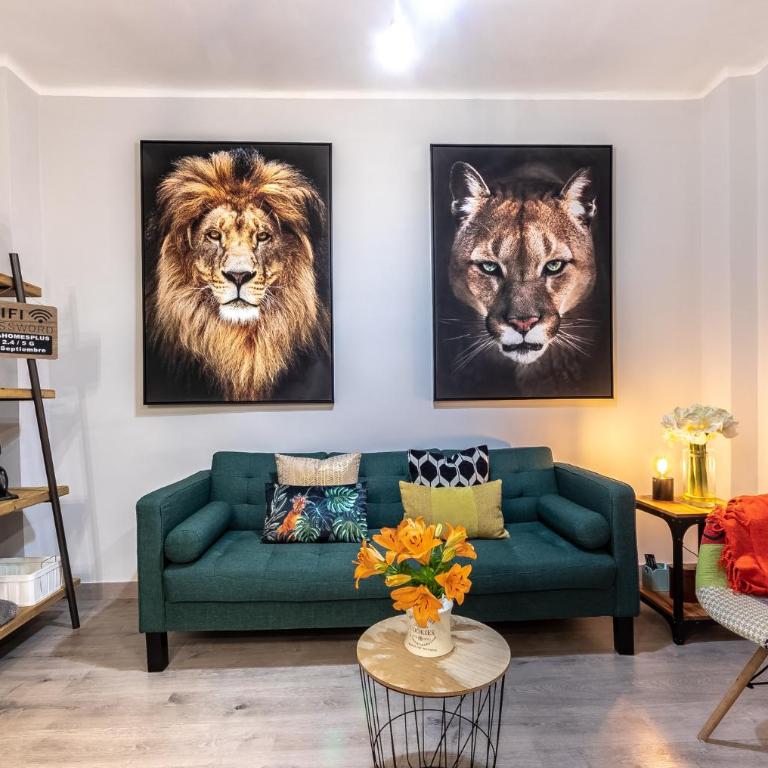 INSIDE OLD TOWN by Alojarte - Three-Bedroom Apartment - 1