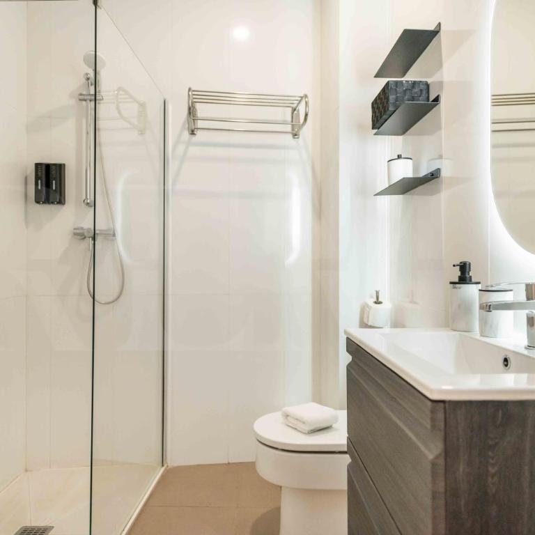 Central apartment with Picasso vibes by REMS - Apartamento de 2 dormitorios - 17
