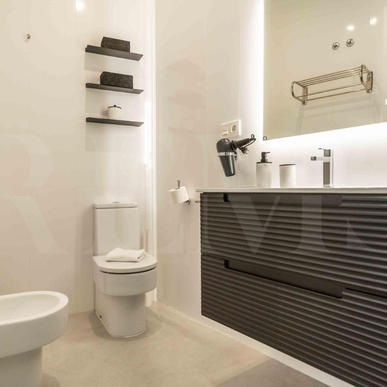 Central apartment with Picasso vibes by REMS - Apartamento de 2 dormitorios - 6