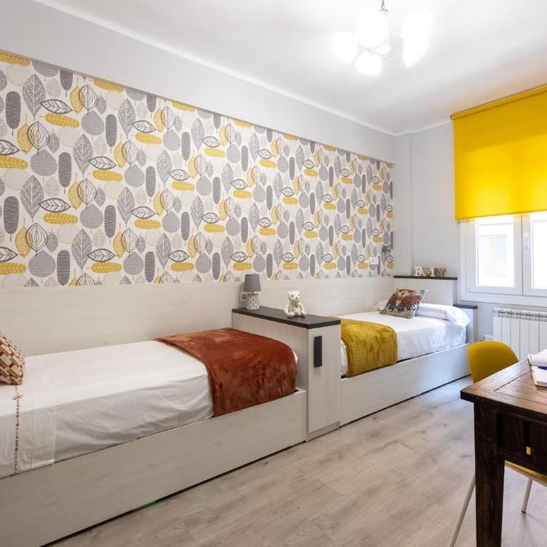INSIDE OLD TOWN by Alojarte - Three-Bedroom Apartment - 31