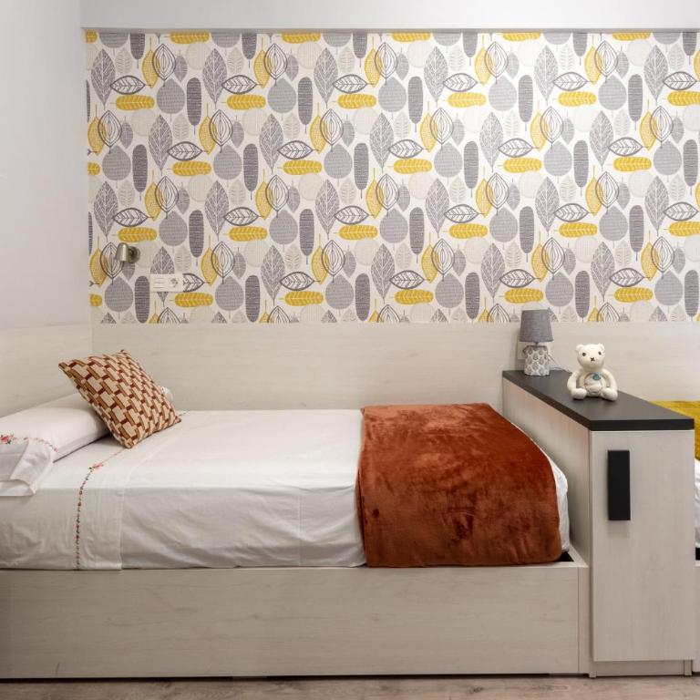 INSIDE OLD TOWN by Alojarte - Three-Bedroom Apartment - 27
