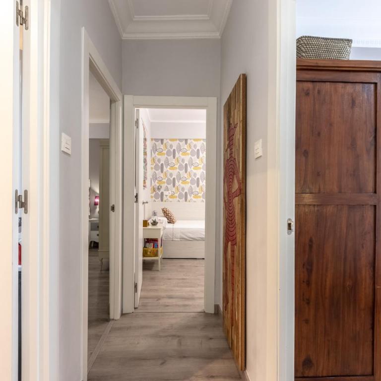 INSIDE OLD TOWN by Alojarte - Three-Bedroom Apartment - 32
