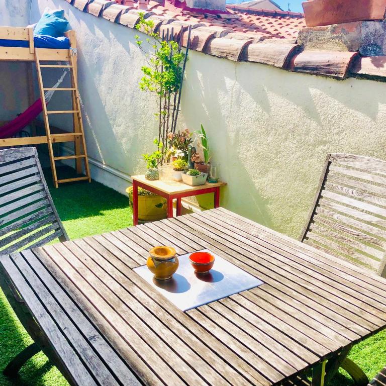 Joli duplex avec terrasse - Three-Bedroom Apartment - 2