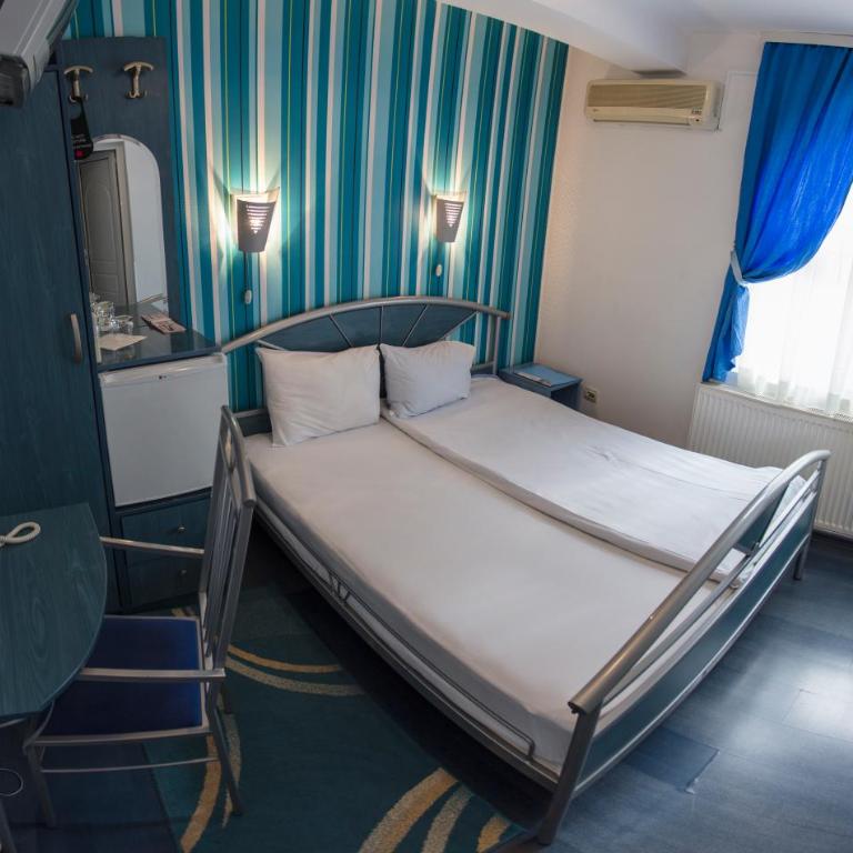 Hotel Ženeva - Double Room - 22