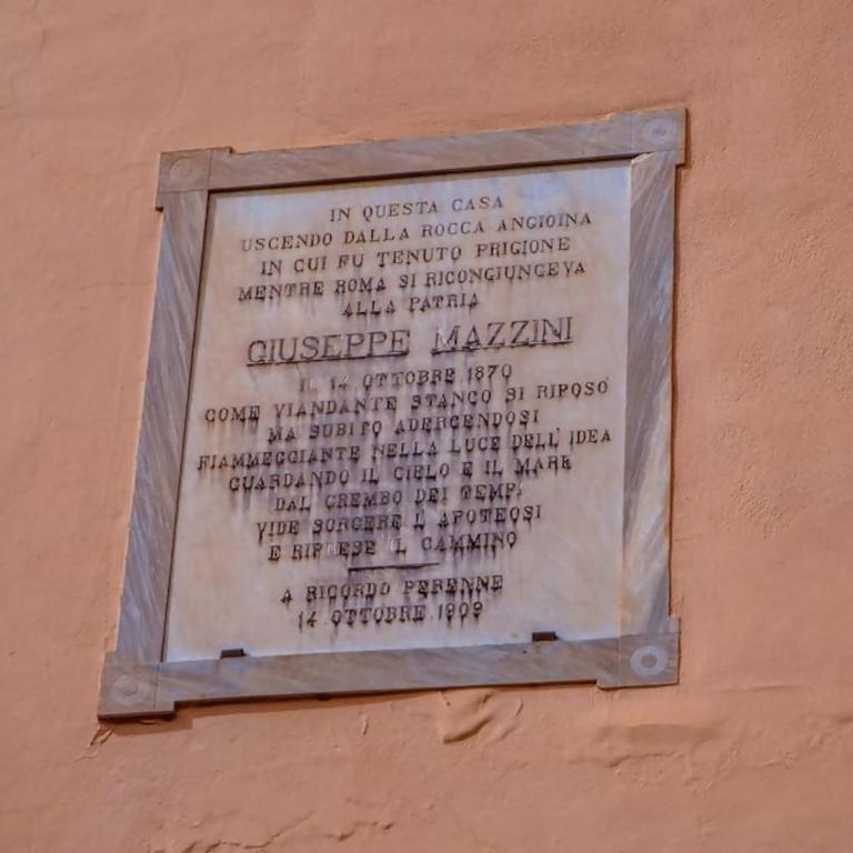 Storico Palazzo di Gaeta con abbonamento auto - Three-Bedroom Apartment - 4