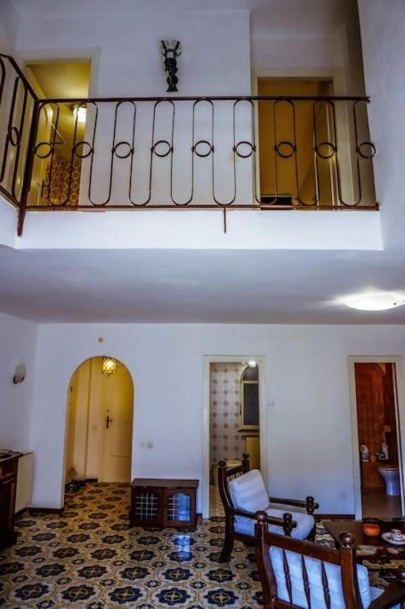 Storico Palazzo di Gaeta con abbonamento auto - Three-Bedroom Apartment - 8