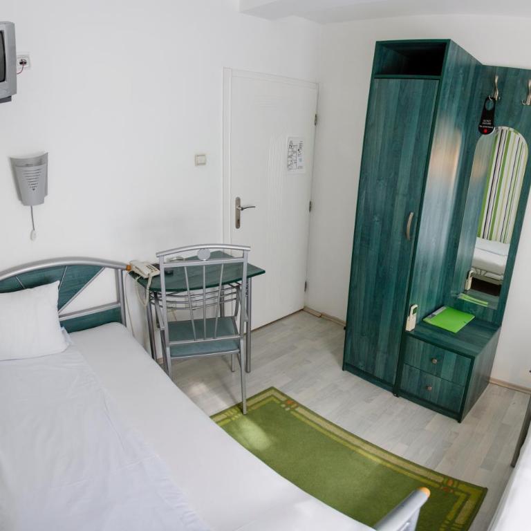 Hotel Ženeva - Twin Room - 3
