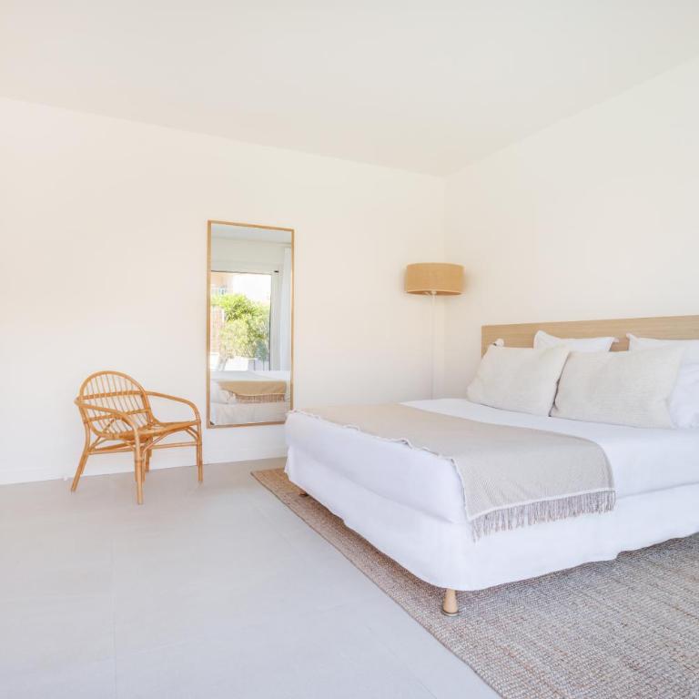 Belle Vue Hôtel - Chambre Double avec Piscine Privée - Vue sur Jardin - 14