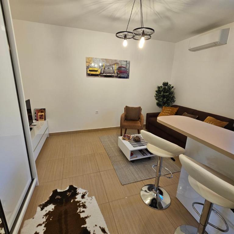 Boulevard Apartments - Studio Apartment - 3