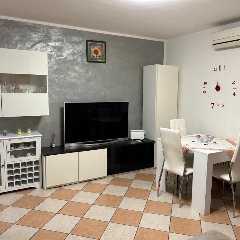 Residence Tevere - Appartamento con Vista Giardino - 8