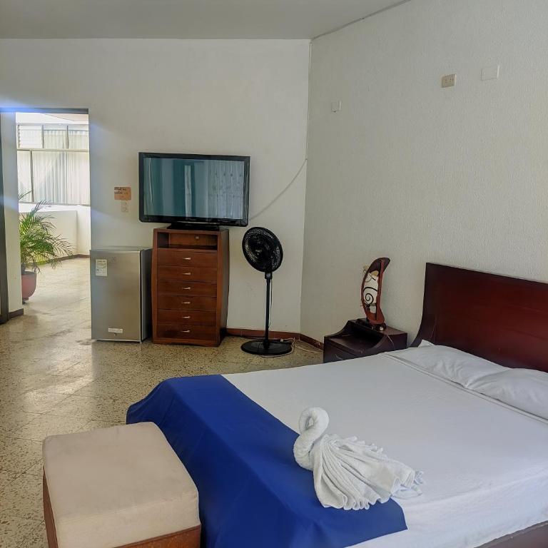 Hotel Club Social Villeta - Habitación Doble con baño privado - 20