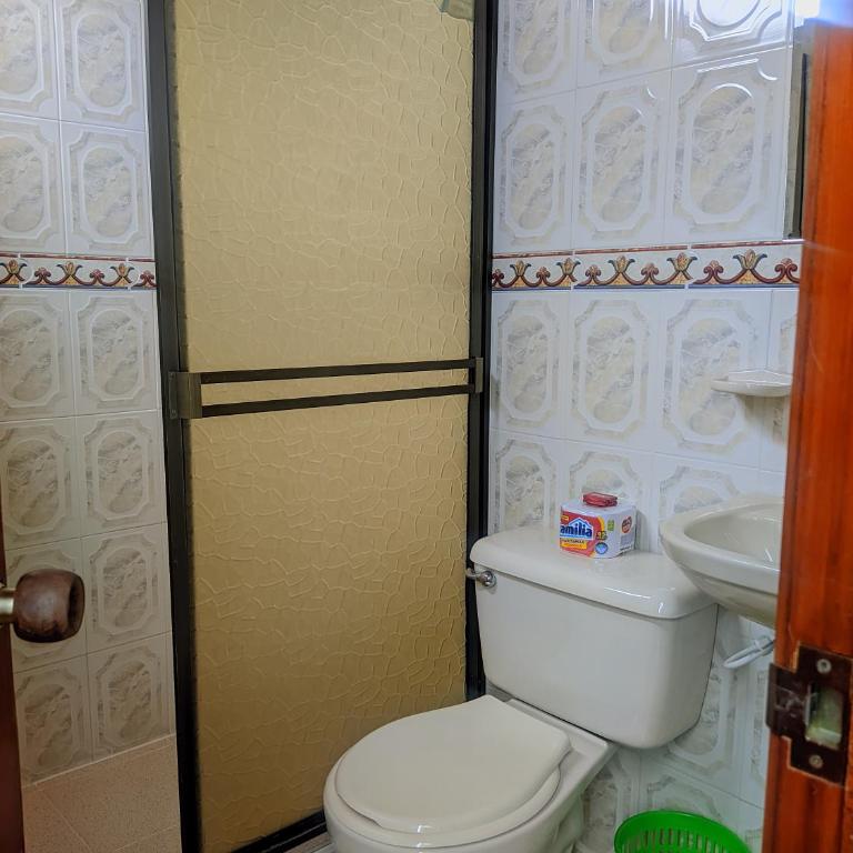 Hotel Club Social Villeta - Habitación Doble con baño privado - 21