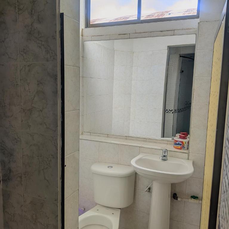 Hotel Club Social Villeta - Habitación Cuádruple con baño privado - 22