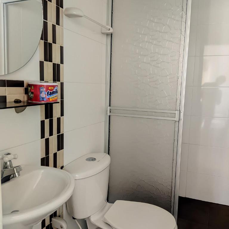 Hotel Club Social Villeta - Habitación Triple con baño privado - 16