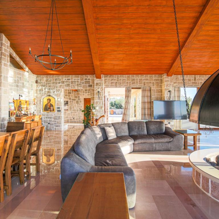 Villa Carevic with Indoor & Outdoor Pool - Villa - 17