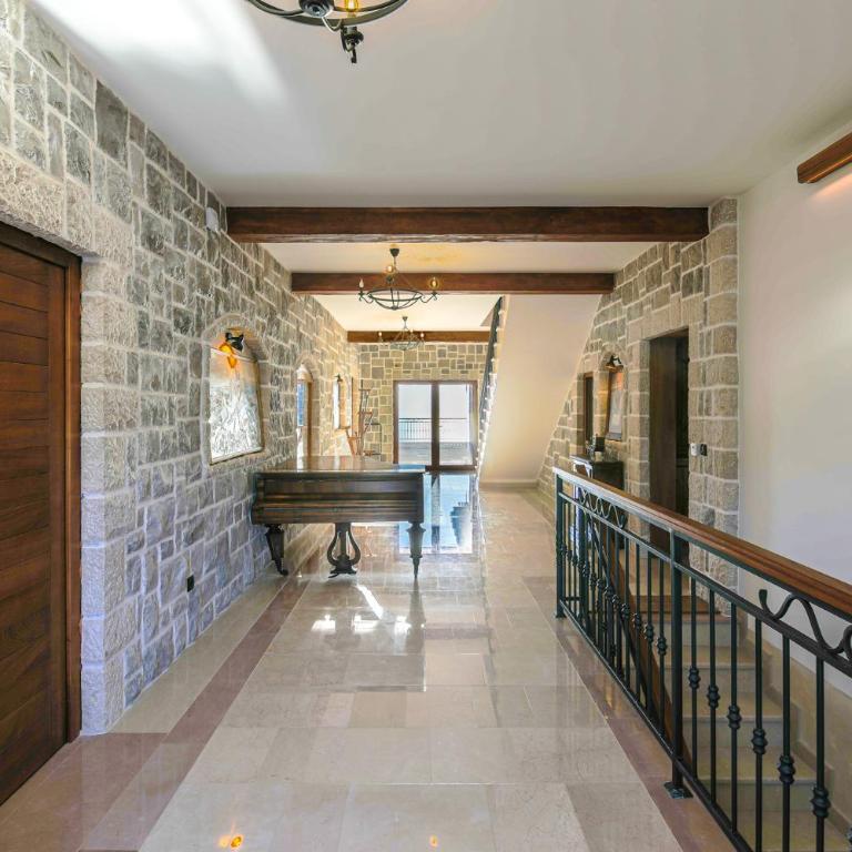 Villa Carevic with Indoor & Outdoor Pool - Villa - 14