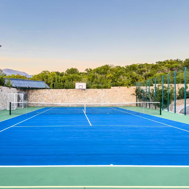 Villa Carevic with Indoor & Outdoor Pool - Villa - 63