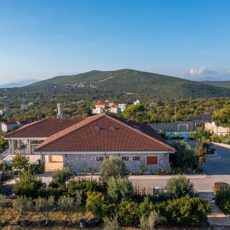 Villa Carevic with Indoor & Outdoor Pool - Villa - 25