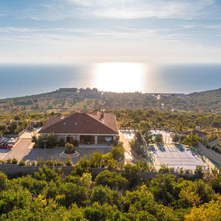 Villa Carevic with Indoor & Outdoor Pool - Villa - 4