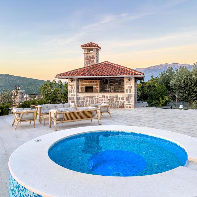 Villa Carevic with Indoor & Outdoor Pool - Villa - 40