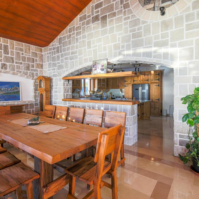 Villa Carevic with Indoor & Outdoor Pool - Villa - 29