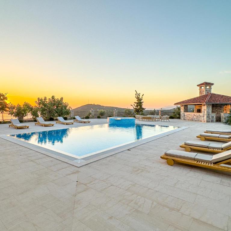 Villa Carevic with Indoor & Outdoor Pool - Villa - 44