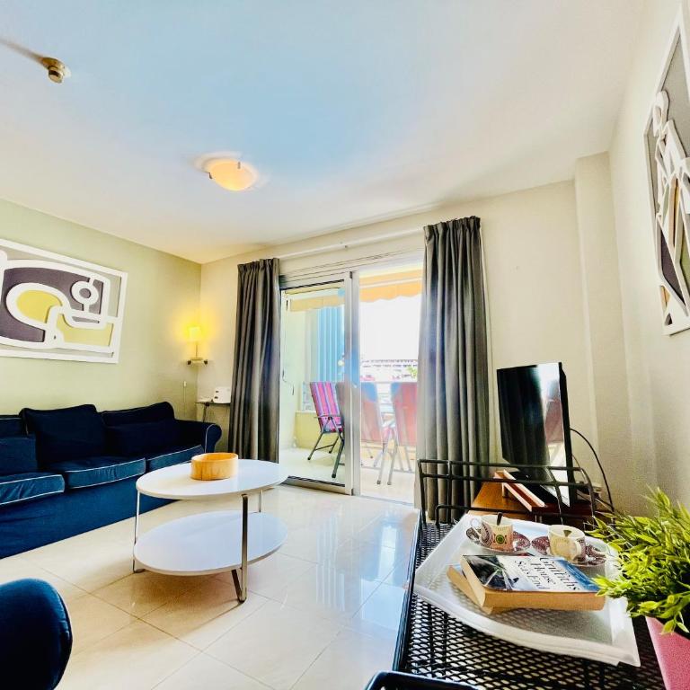 Poolside Paradise - Apartment - 12