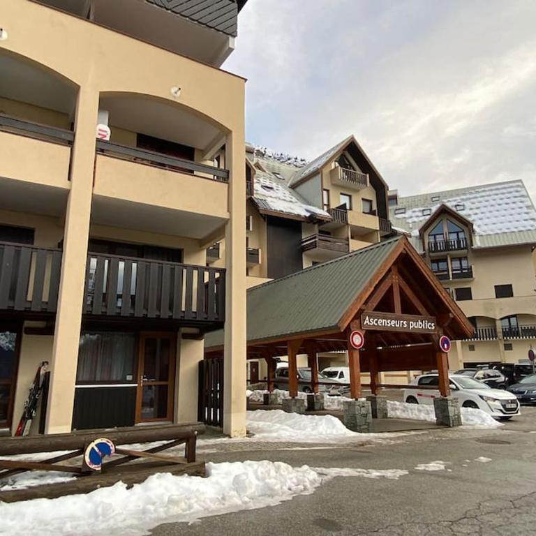 Oz en oisan APPART 6-8 PERS CHALET DES NEIGES Piscine -Sauna - Appartement 3 Chambres - 3