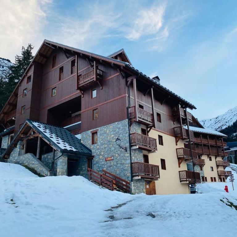 Oz en oisan APPART 6-8 PERS CHALET DES NEIGES Piscine -Sauna - Appartement 3 Chambres - 25