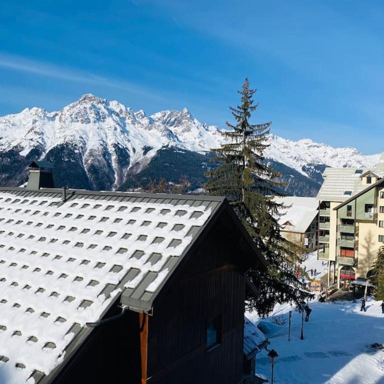 Oz en oisan APPART 6-8 PERS CHALET DES NEIGES Piscine -Sauna - Appartement 3 Chambres - 26
