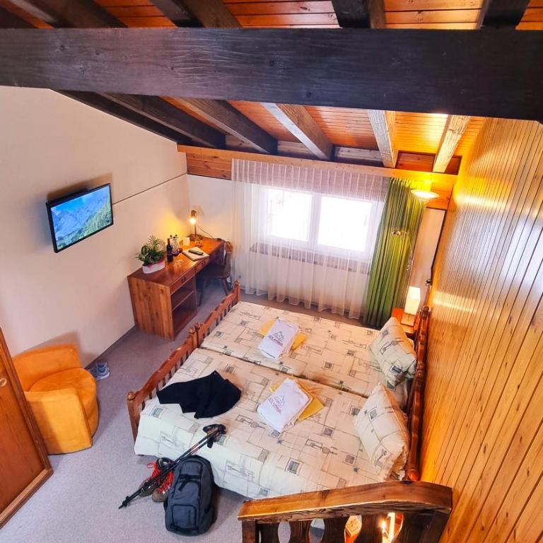Hotel Alpenblick-Leukerbad-Therme - Basic Dreibettzimmer, Zugang zum Spa und Nutzung der Seilbahn - 6