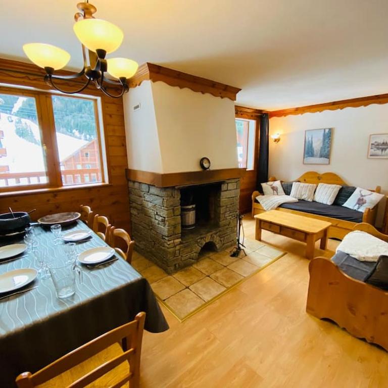 Oz en oisan APPART 6-8 PERS CHALET DES NEIGES Piscine -Sauna - Appartement 3 Chambres - 43