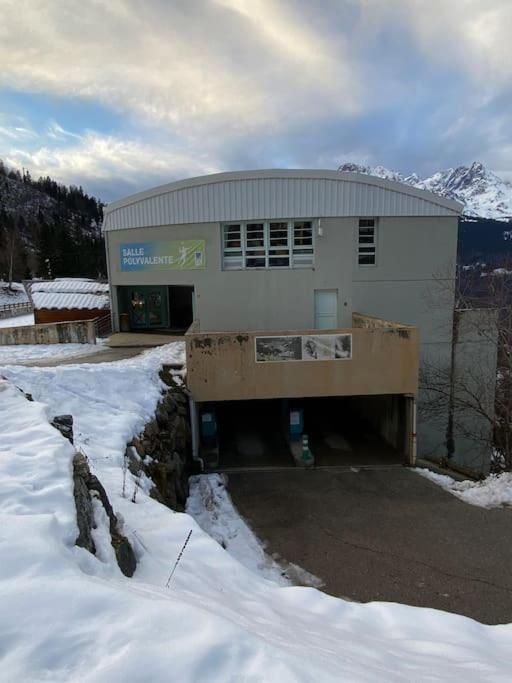 Oz en oisan APPART 6-8 PERS CHALET DES NEIGES Piscine -Sauna - Appartement 3 Chambres - 48