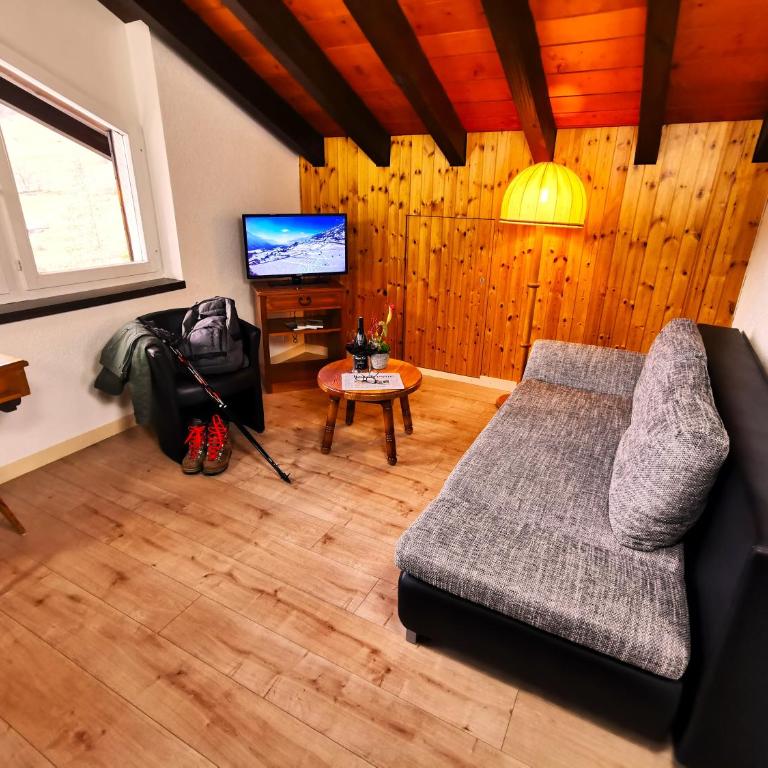 Hotel Alpenblick-Leukerbad-Therme - Junior Suite mit Balkon, Zugang zum Spa und Seilbahnnutzung - 7