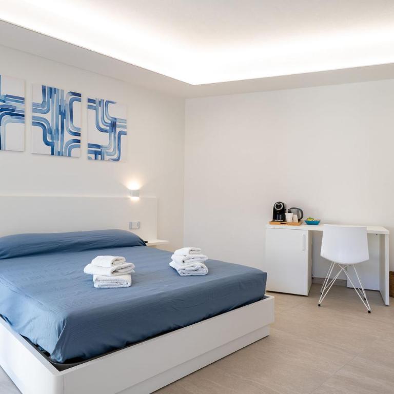 Su Mari Rooms - Camera Tripla Superior - 1