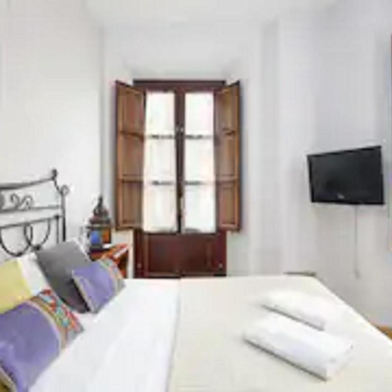 Holiday Granada Gran Via 1- PARKING GRATUITO - Two-Bedroom Apartment - 7