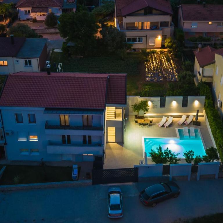 Villa Flumen - Three-Bedroom Villa - 5