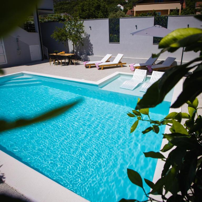 Villa Flumen - Three-Bedroom Villa - 7