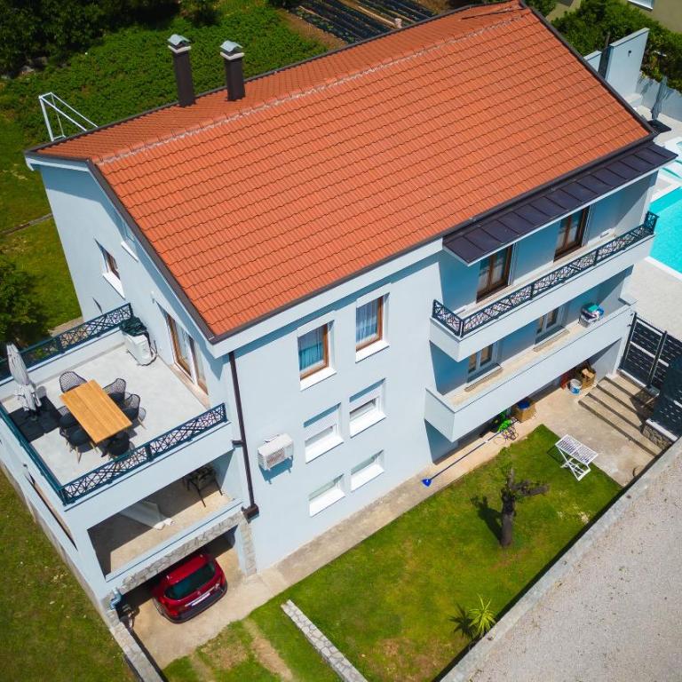 Villa Flumen - Three-Bedroom Villa - 42