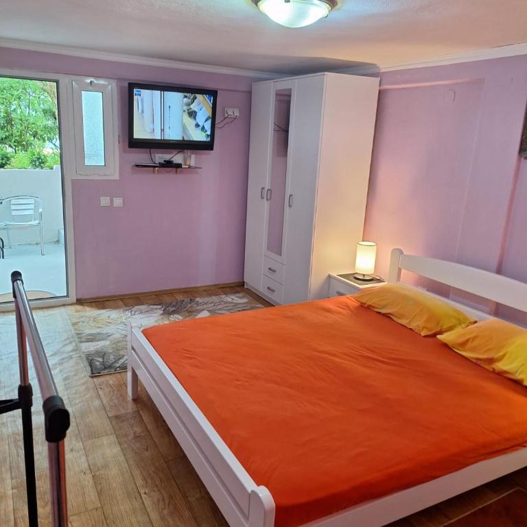 Guesthouse Djacic - Komfor Trokrevetna Soba sa Tušem - 5
