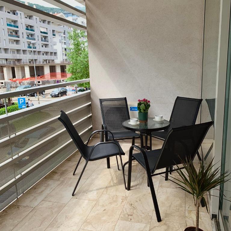 Sky High Budva - One-Bedroom Apartment - 10