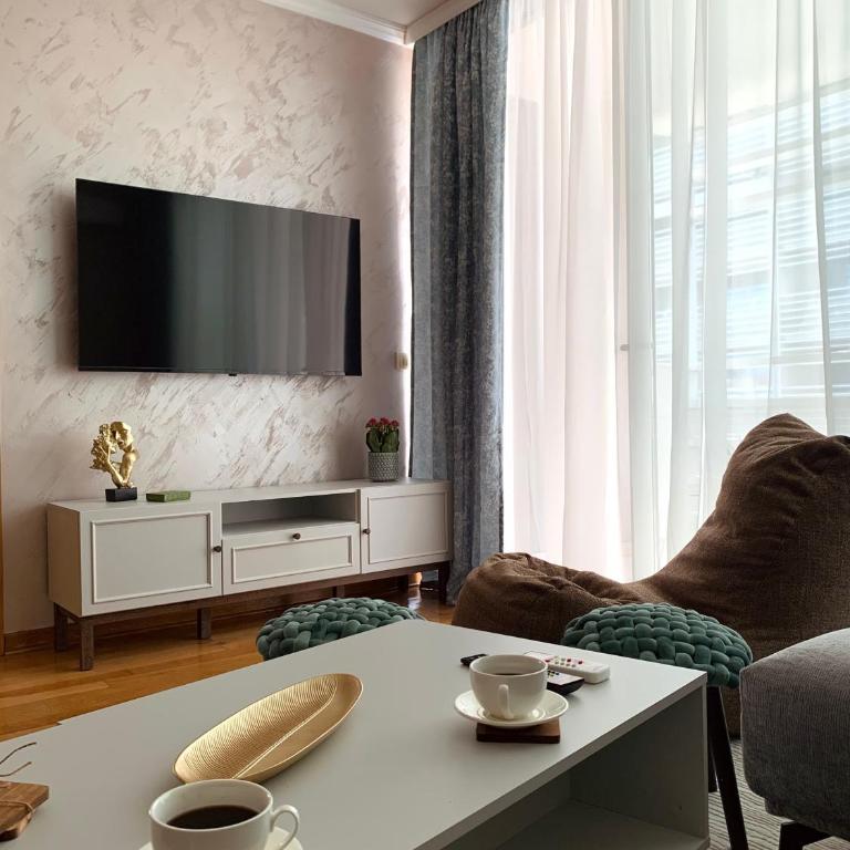 Sky High Budva - One-Bedroom Apartment - 1
