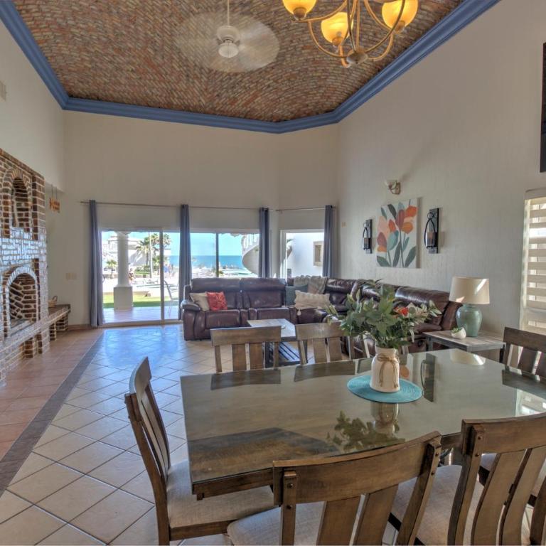 Las Palmas Resort - Villa with Garden View - 10